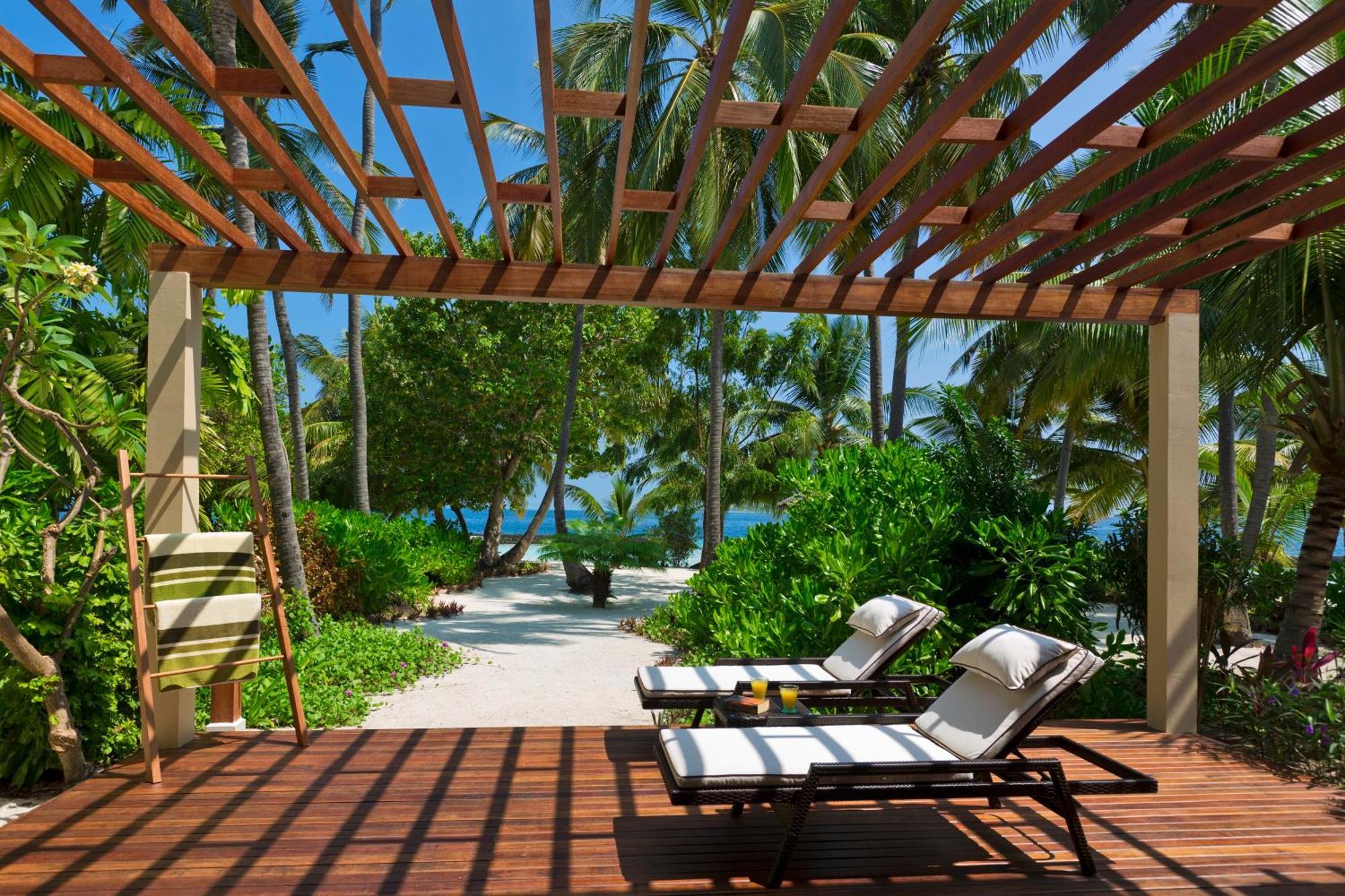 Kurumba Maldives Vihamanaafushi Buitenkant foto The beach at the resort