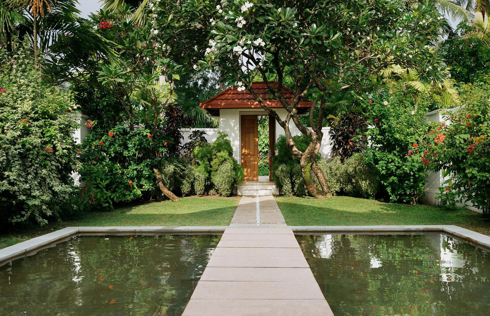 Kurumba Maldives Vihamanaafushi Buitenkant foto The entrance to the spa at The Oberoi, Mumbai