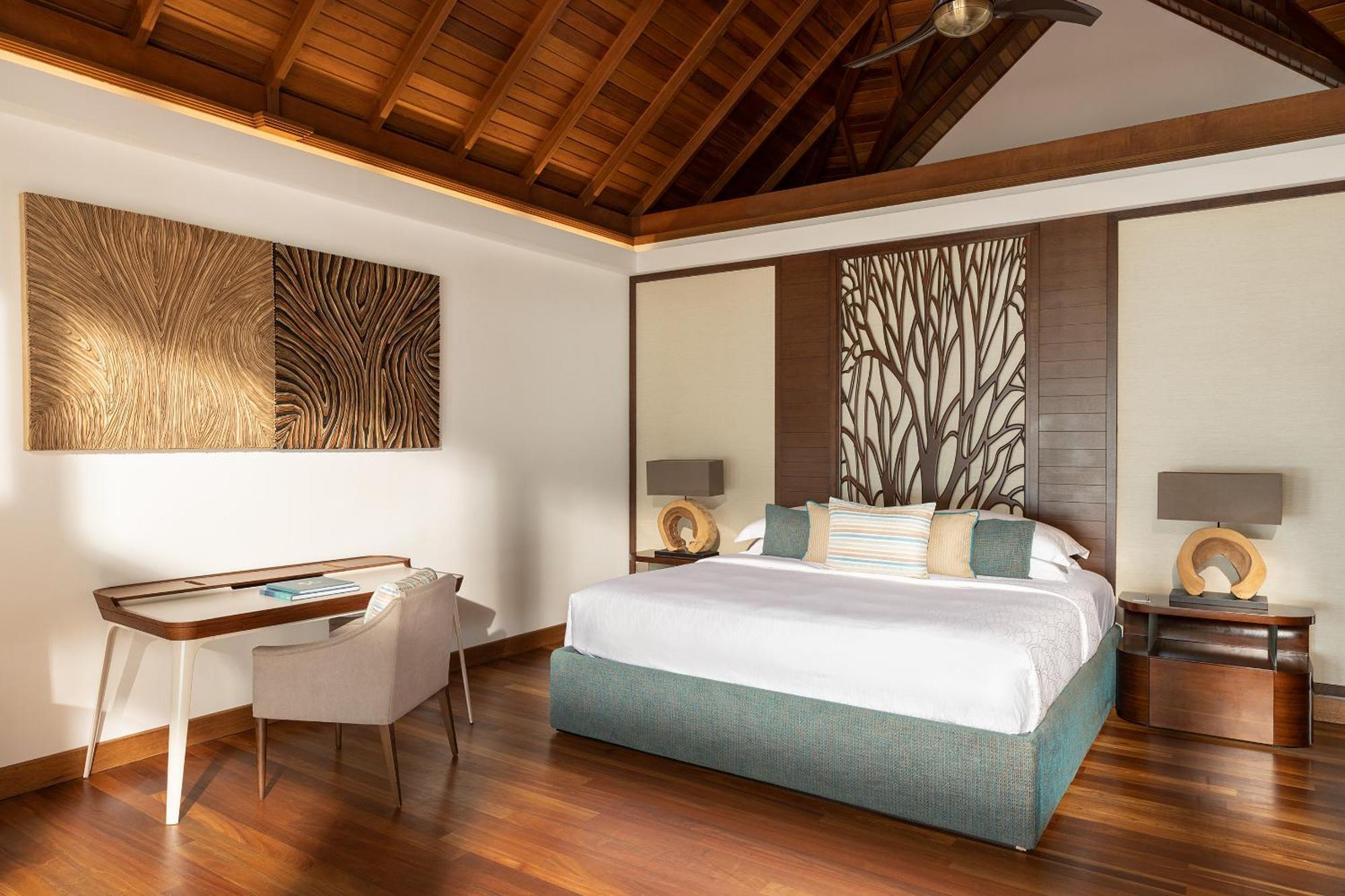 Kurumba Maldives Vihamanaafushi Buitenkant foto A bedroom at the resort