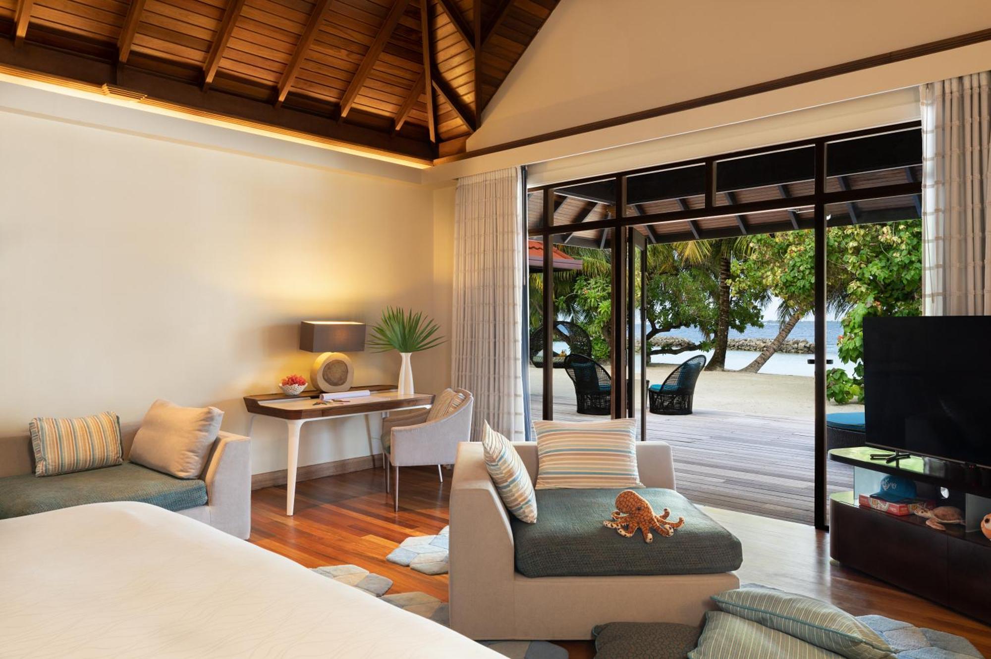 Kurumba Maldives Vihamanaafushi Buitenkant foto Beach villa interior