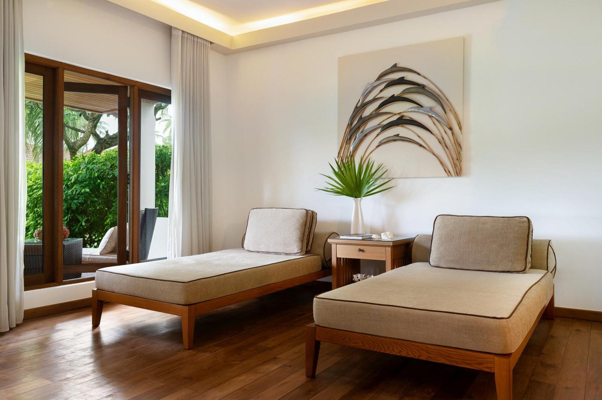 Kurumba Maldives Vihamanaafushi Buitenkant foto Interior of a suite at the resort