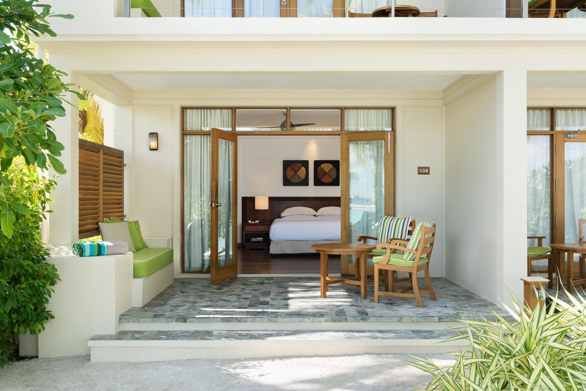 Kurumba Maldives Vihamanaafushi Buitenkant foto A beach villa at the resort