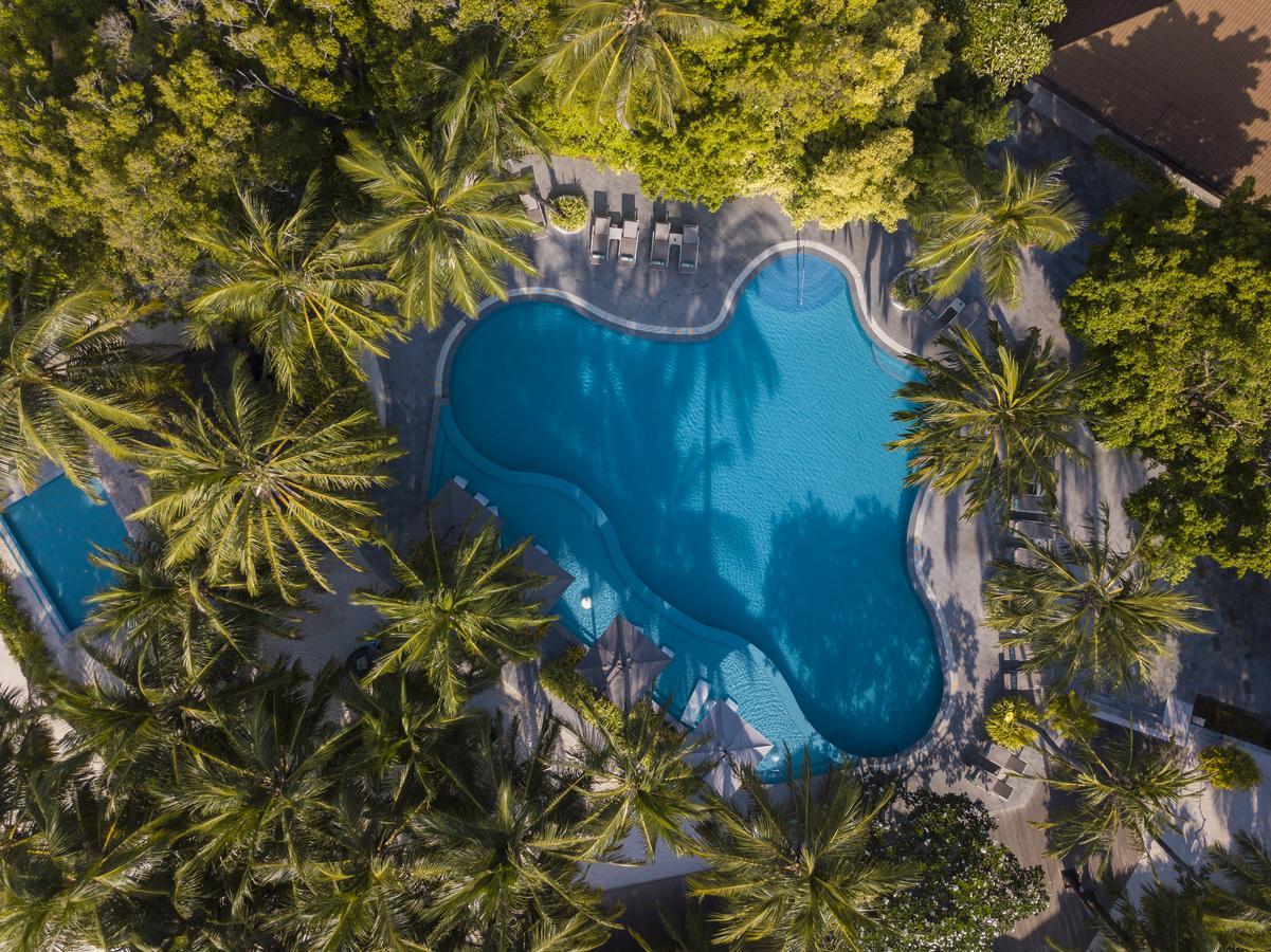 Kurumba Maldives Vihamanaafushi Buitenkant foto Aerial view of the pool