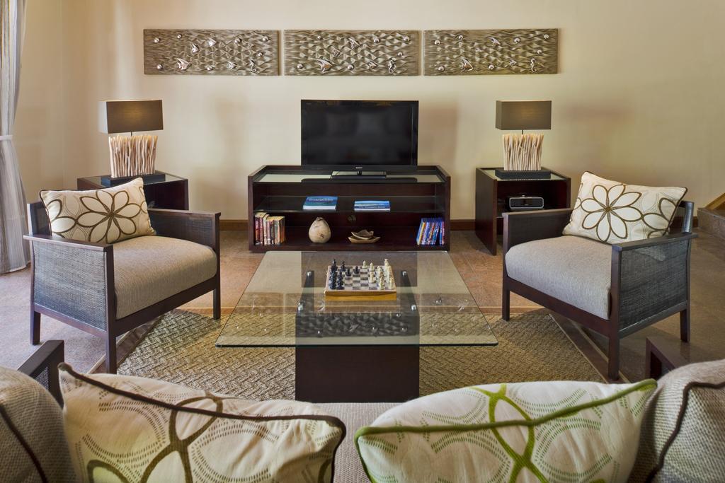 Kurumba Maldives Vihamanaafushi Buitenkant foto A living room at the Ritz-Carlton, Laguna Beach